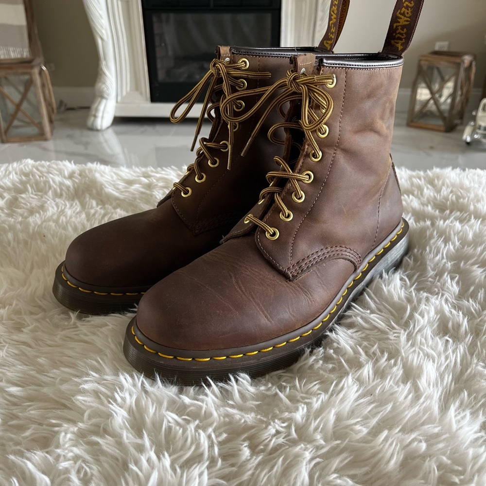 Dr. Martens unisex boots